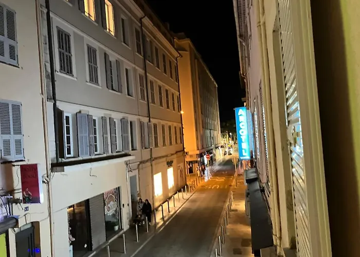 Arcotel Cannes 4 Minutes Du Palais Des Festivals - New Management New Team - Old Revievv