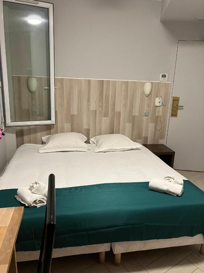 Hotel Arcotel 4 Minutes Du Palais Des Festivals - New Management New Team - Old Revievv Cannes