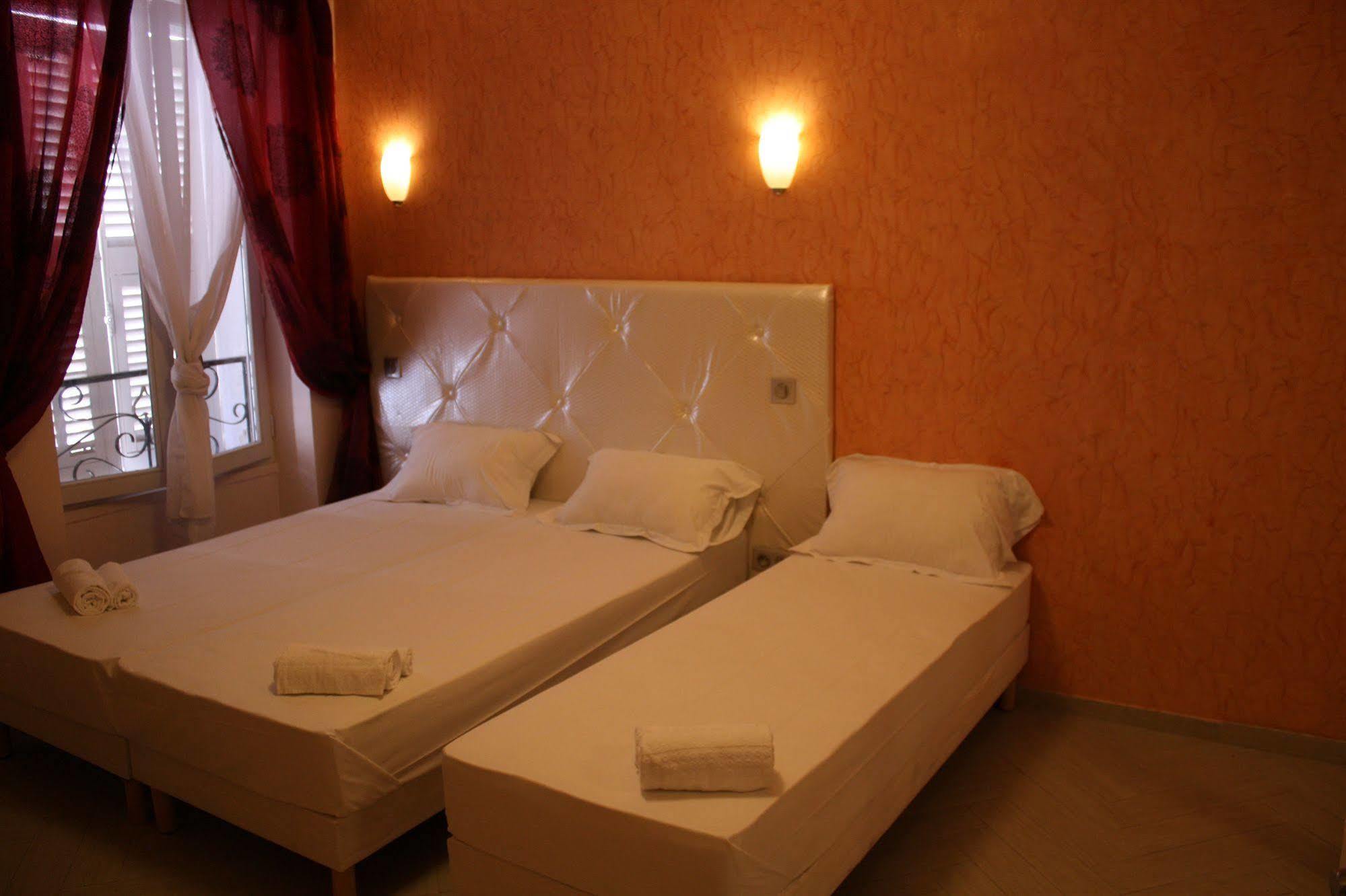 Hotel Arcotel 4 Minutes Du Palais Des Festivals - New Management New Team - Old Revievv 2*